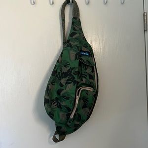 KAVU sling bag- Monsterra pattern green EUC